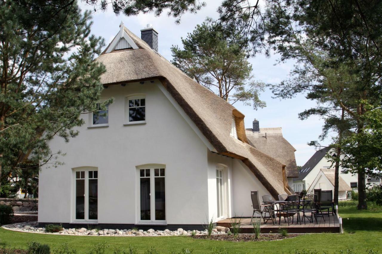 Idylle unterm Reet - Reetdachhäuser am Walde Trassenheide Exterior foto