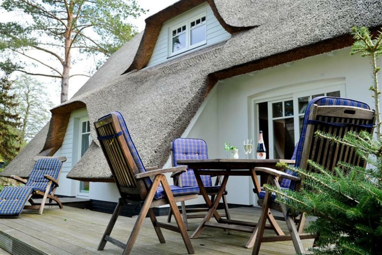Idylle unterm Reet - Reetdachhäuser am Walde Trassenheide Exterior foto
